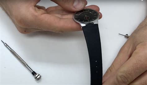 how to change skagen watch band.